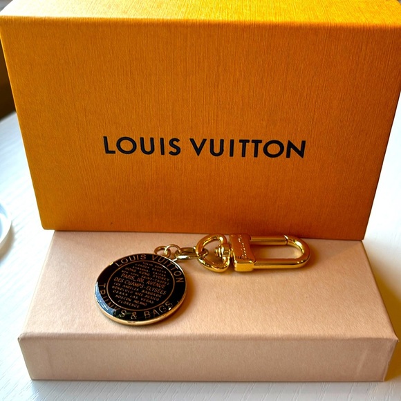 Louis Vuitton Key Ring with Trunk Tag & Box - Picture 1 of 1